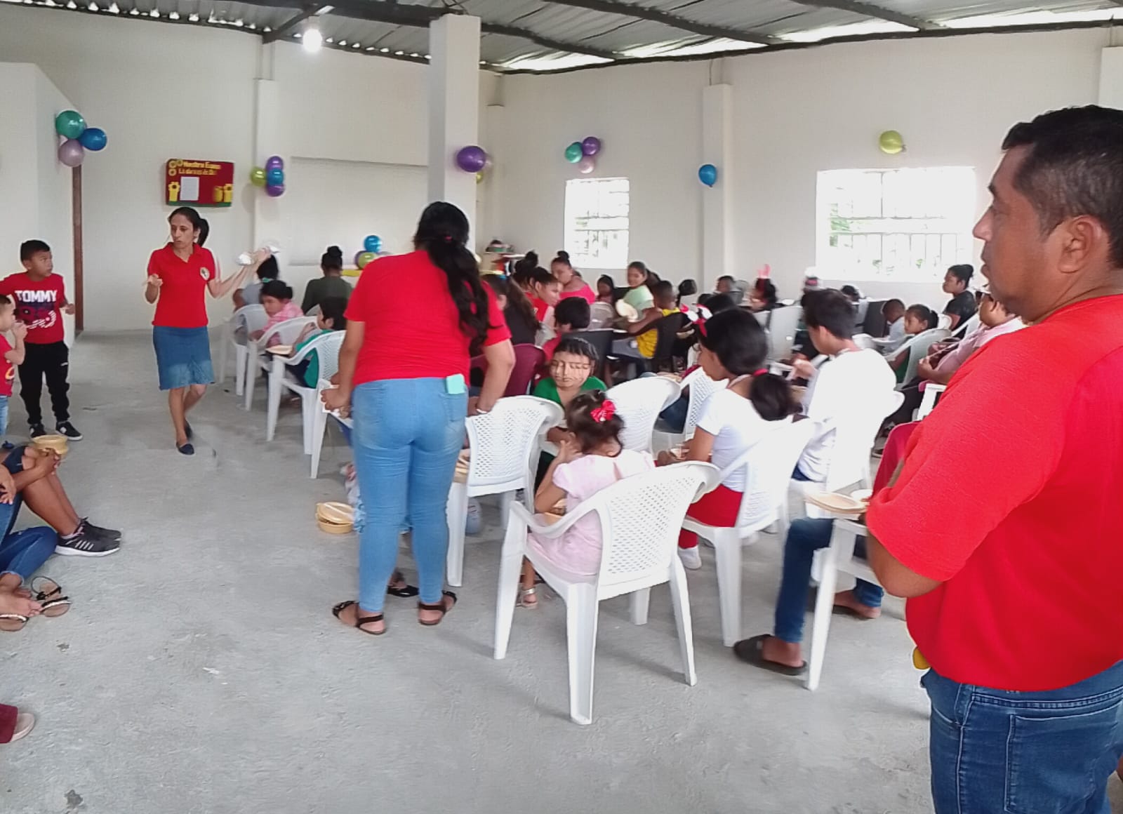 Reunión comunitaria de familias
